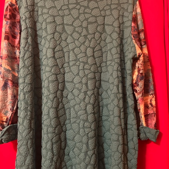 Ali Miles Textured Tunic - Picture 2 of 5